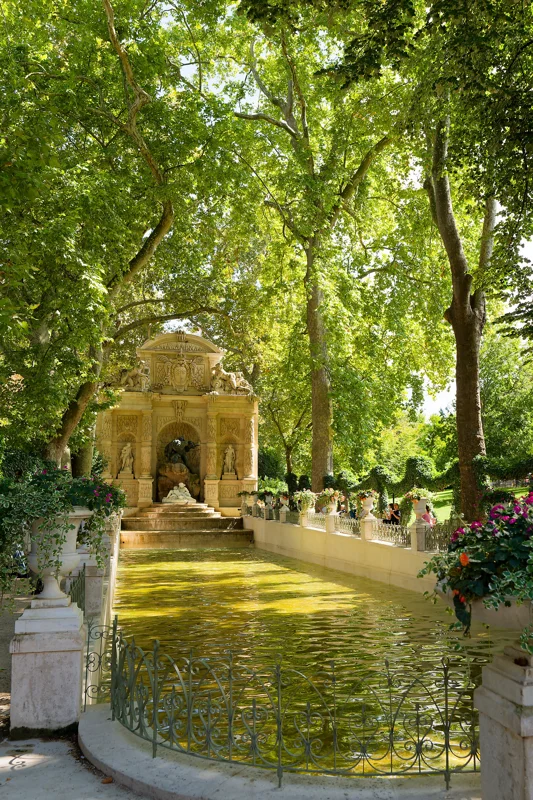 Photo from 2025 Paris album - Image 107